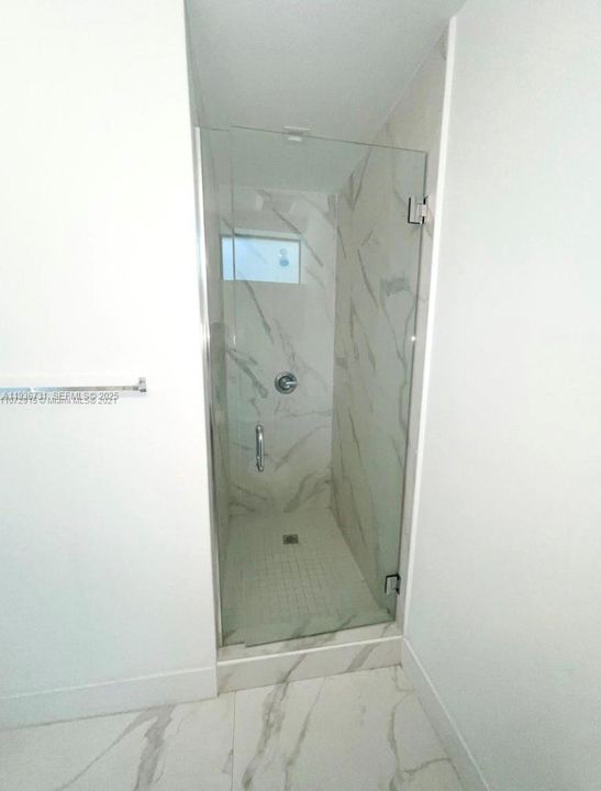 For Rent: $1,700 (0 beds, 1 baths, 434 Square Feet)