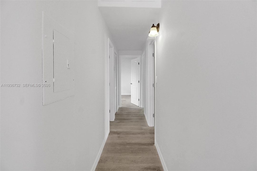 出租: $3,000 (3 贝兹, 2 浴室, 984 平方英尺)