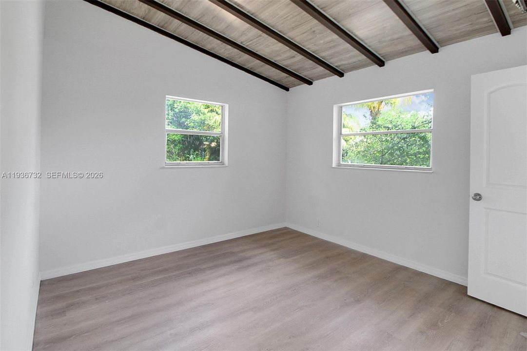 出租: $3,000 (3 贝兹, 2 浴室, 984 平方英尺)