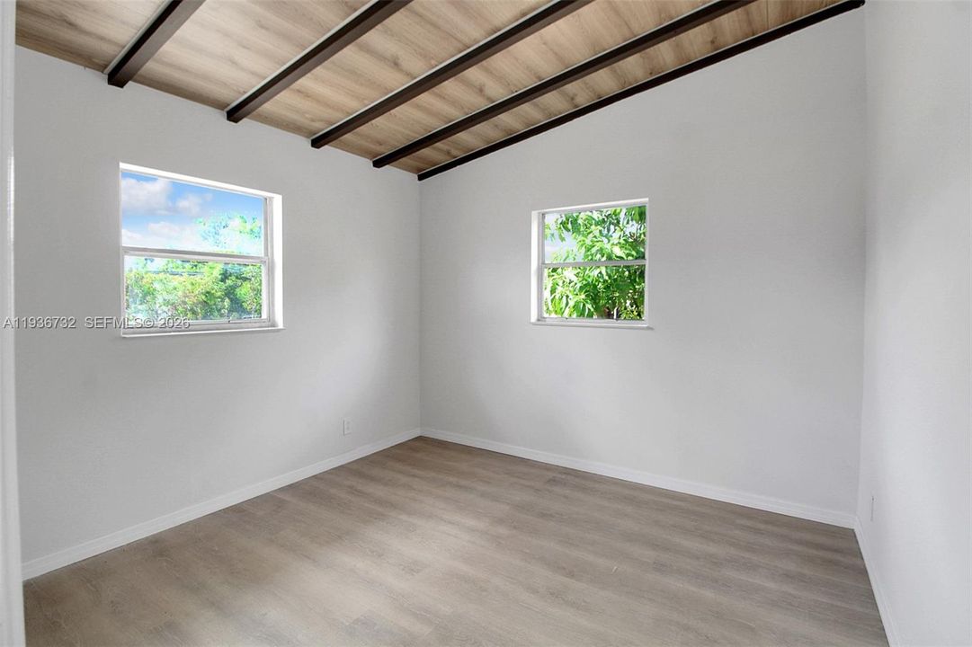 出租: $3,000 (3 贝兹, 2 浴室, 984 平方英尺)