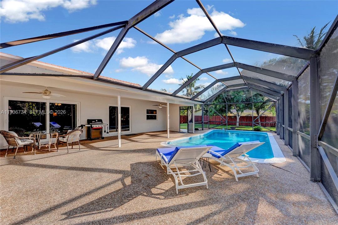 En Venta: $795,000 (4 camas, 2 baños, 2459 Pies cuadrados)