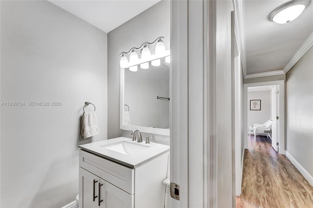 En Venta: $795,000 (4 camas, 2 baños, 2459 Pies cuadrados)