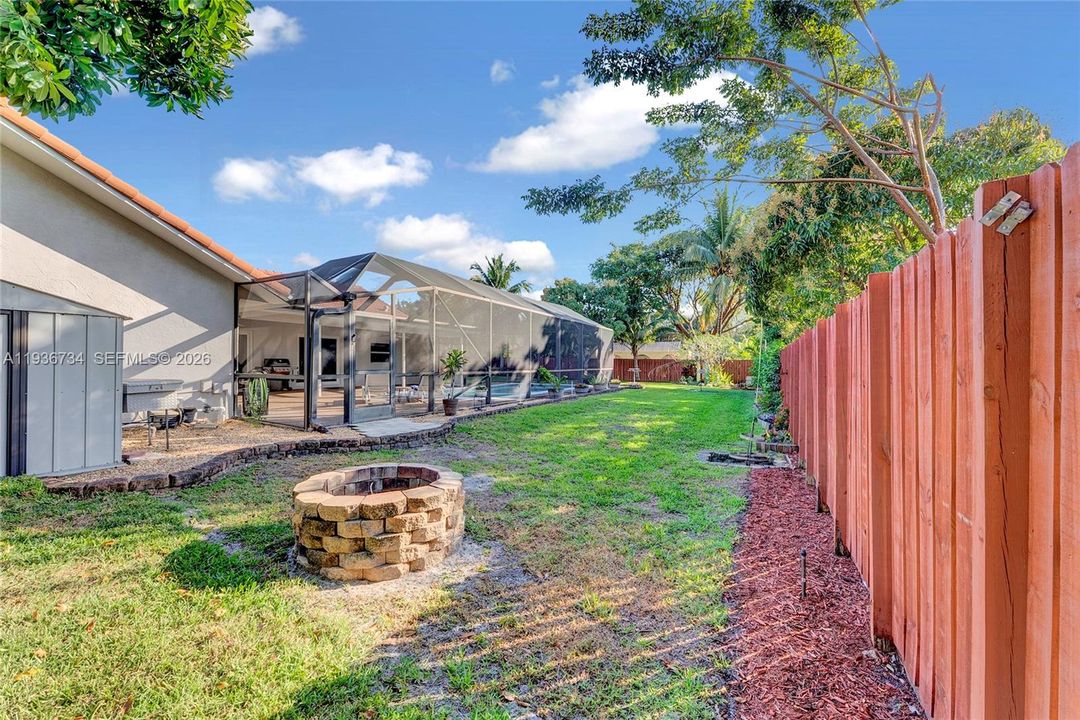 En Venta: $795,000 (4 camas, 2 baños, 2459 Pies cuadrados)