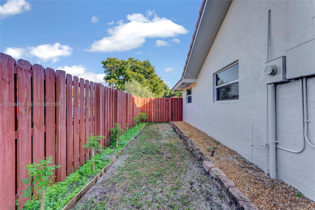 En Venta: $795,000 (4 camas, 2 baños, 2459 Pies cuadrados)