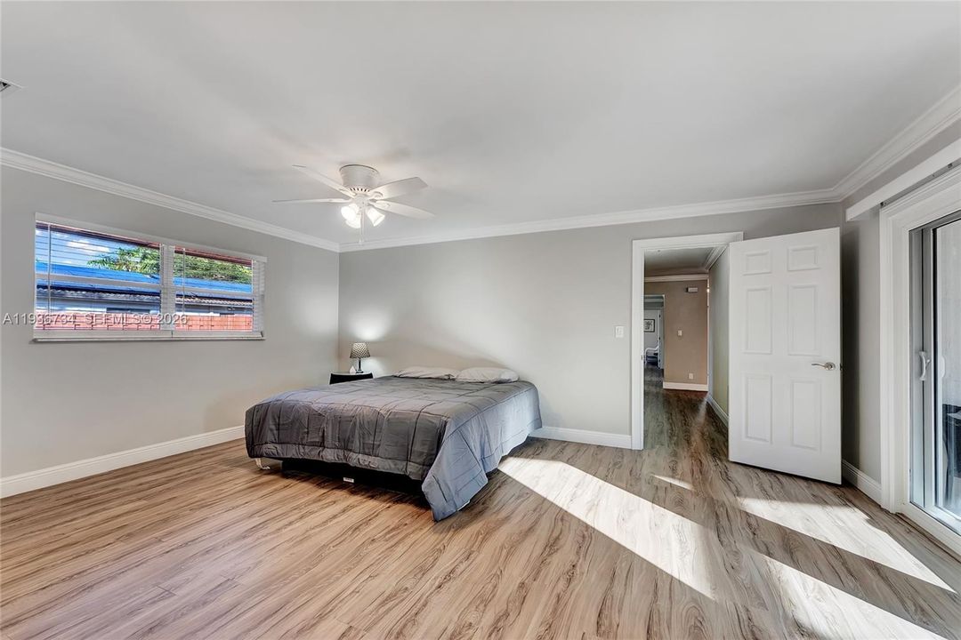 En Venta: $795,000 (4 camas, 2 baños, 2459 Pies cuadrados)