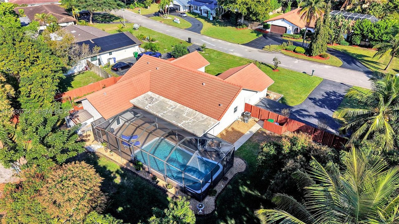 En Venta: $795,000 (4 camas, 2 baños, 2459 Pies cuadrados)