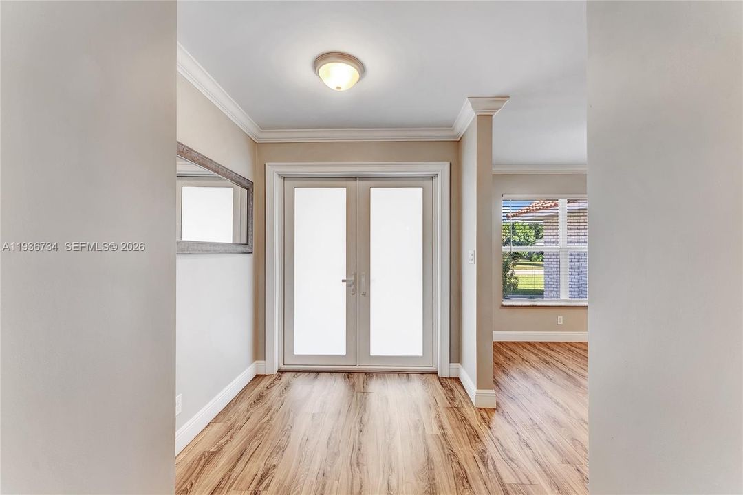 En Venta: $795,000 (4 camas, 2 baños, 2459 Pies cuadrados)