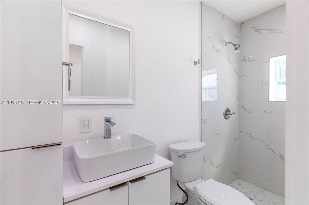 For Sale: $535,000 (3 beds, 2 baths, 1075 Square Feet)