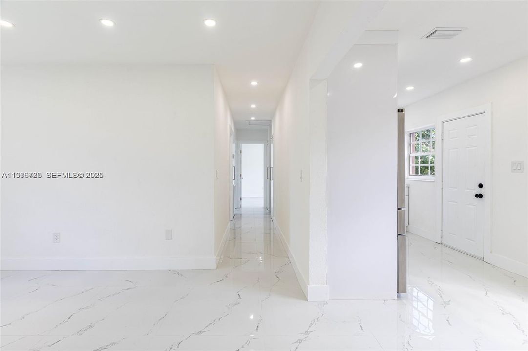 For Sale: $535,000 (3 beds, 2 baths, 1075 Square Feet)