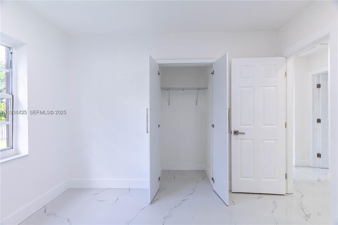 For Sale: $535,000 (3 beds, 2 baths, 1075 Square Feet)