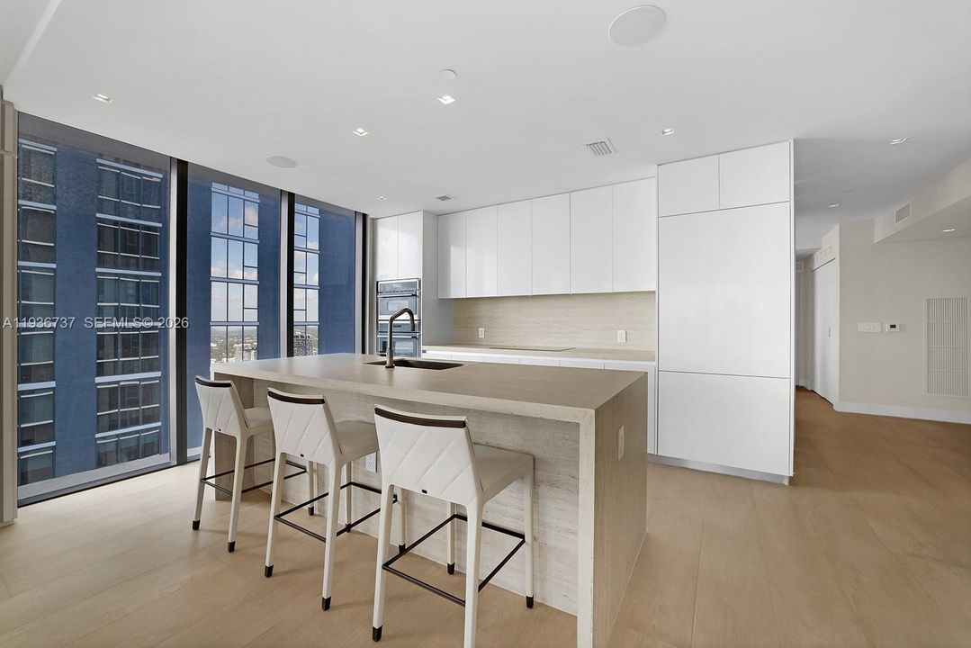 En Venta: $3,850,000 (4 camas, 5 baños, 2520 Pies cuadrados)