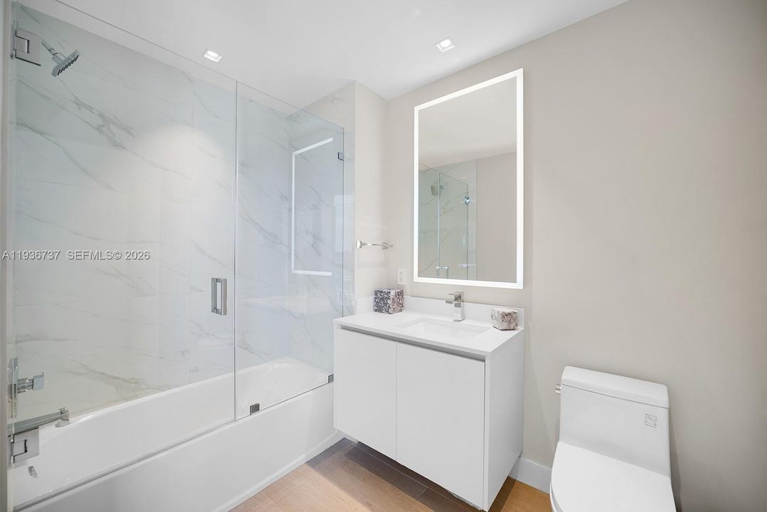 En Venta: $3,850,000 (4 camas, 5 baños, 2520 Pies cuadrados)