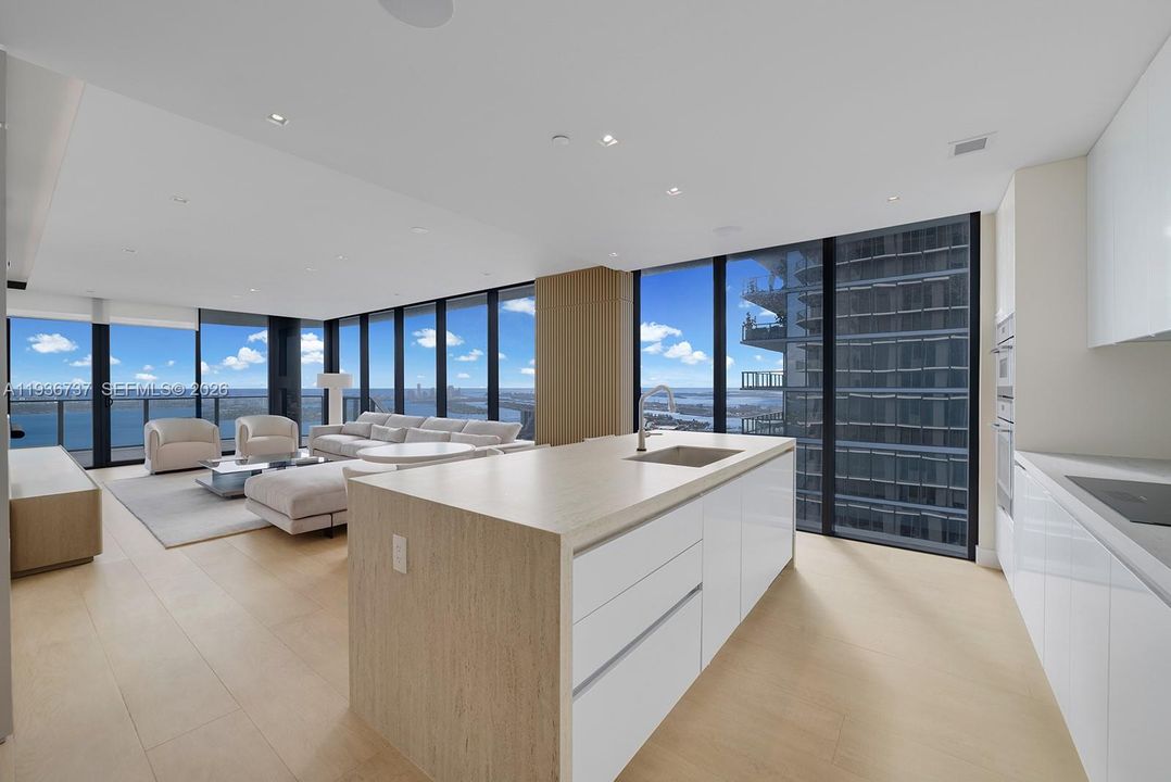 En Venta: $3,850,000 (4 camas, 5 baños, 2520 Pies cuadrados)