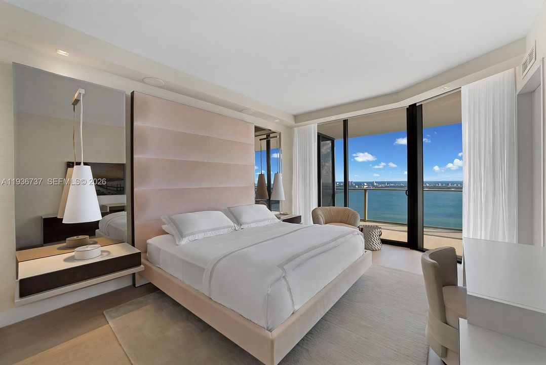 En Venta: $3,850,000 (4 camas, 5 baños, 2520 Pies cuadrados)