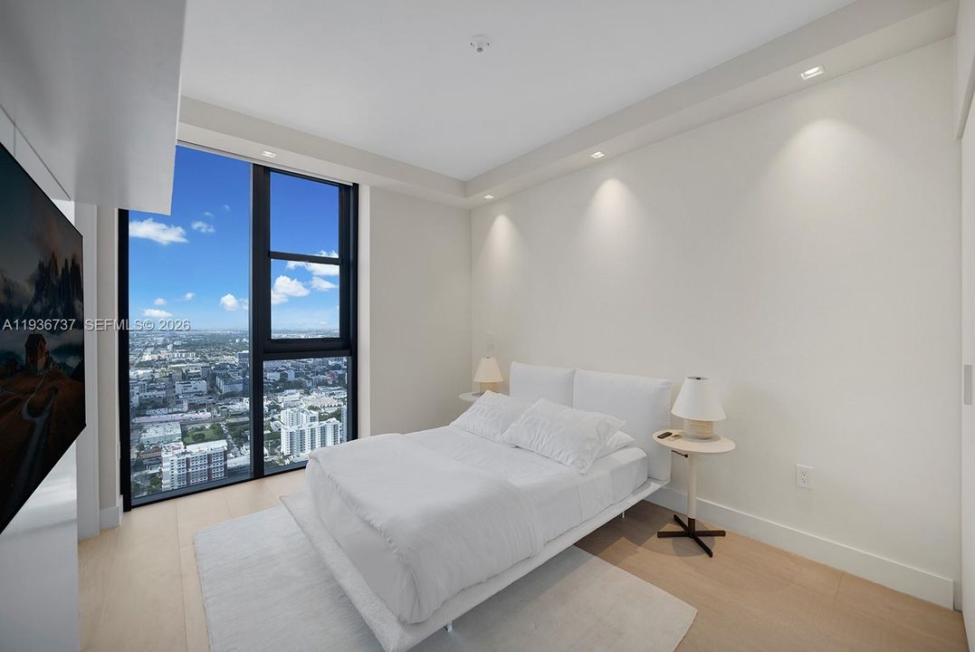 En Venta: $3,850,000 (4 camas, 5 baños, 2520 Pies cuadrados)