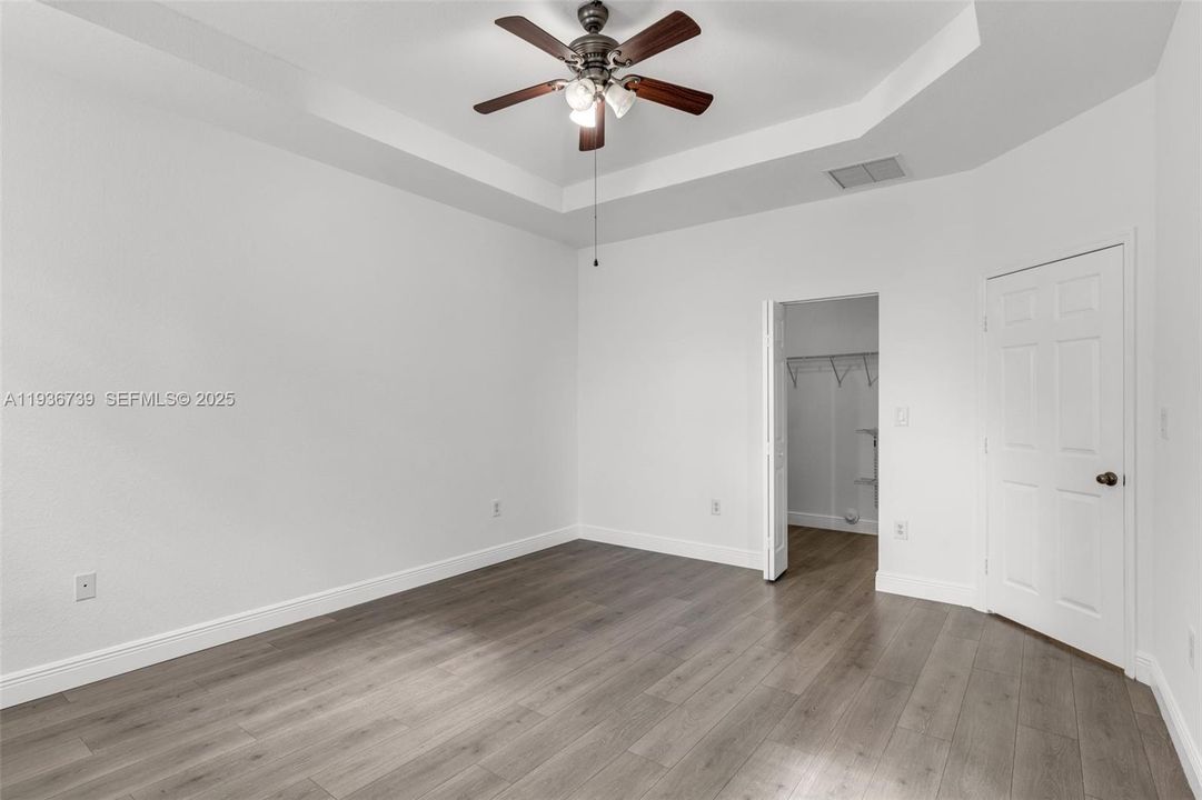 出租: $3,595 (3 贝兹, 2 浴室, 1838 平方英尺)