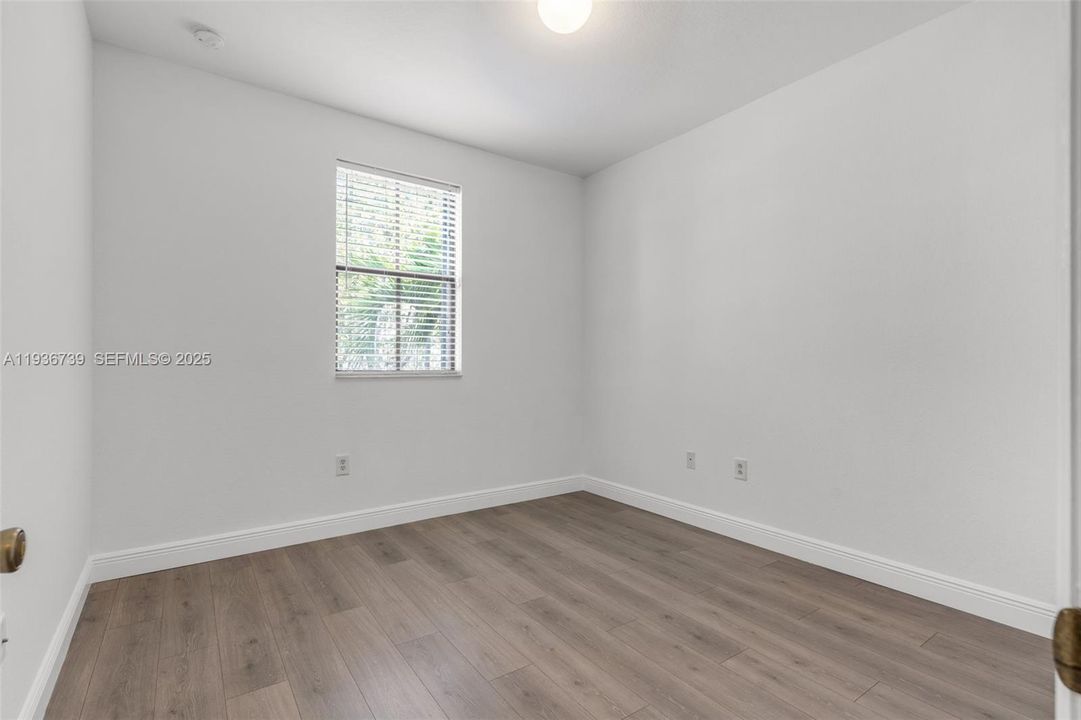 出租: $3,595 (3 贝兹, 2 浴室, 1838 平方英尺)