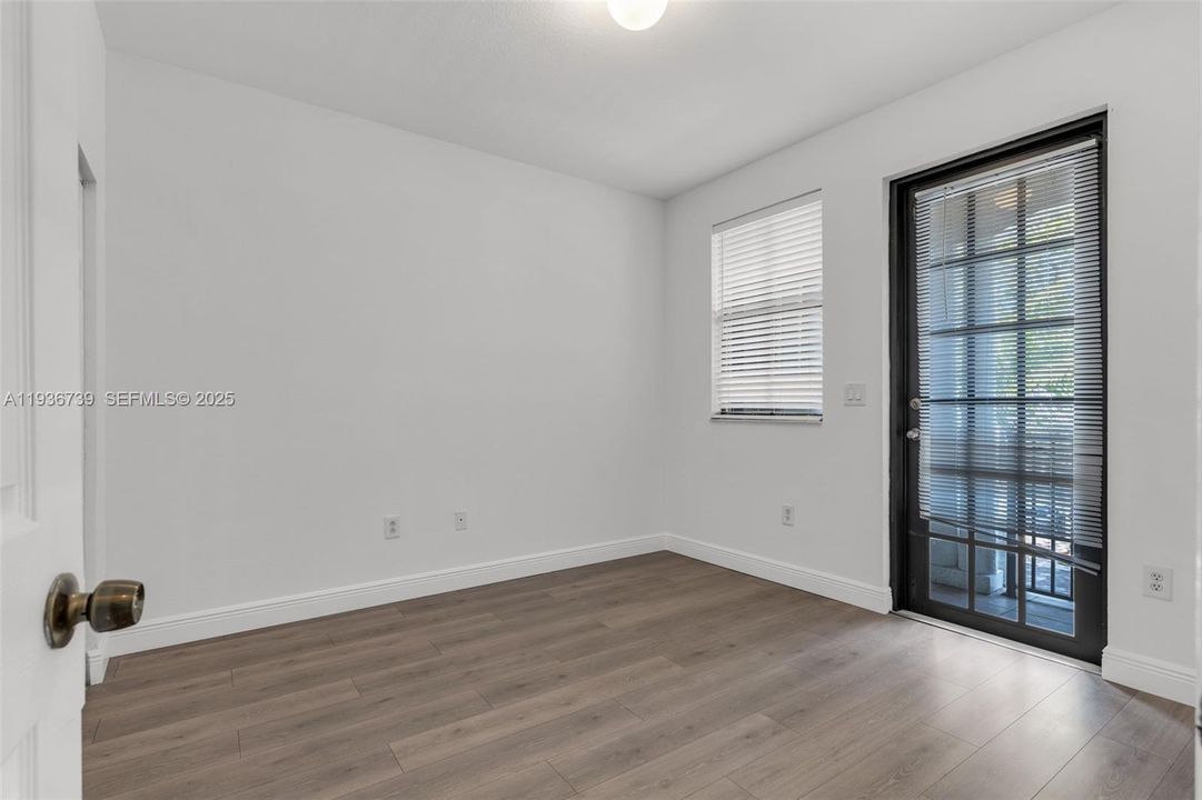 出租: $3,595 (3 贝兹, 2 浴室, 1838 平方英尺)