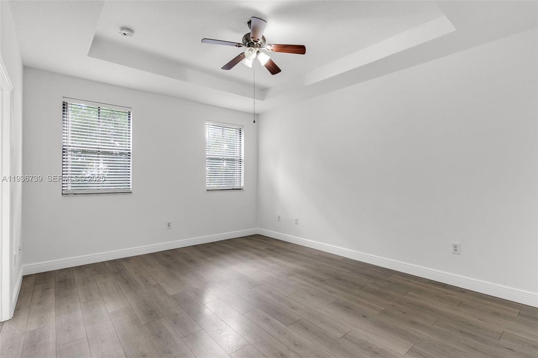 出租: $3,595 (3 贝兹, 2 浴室, 1838 平方英尺)