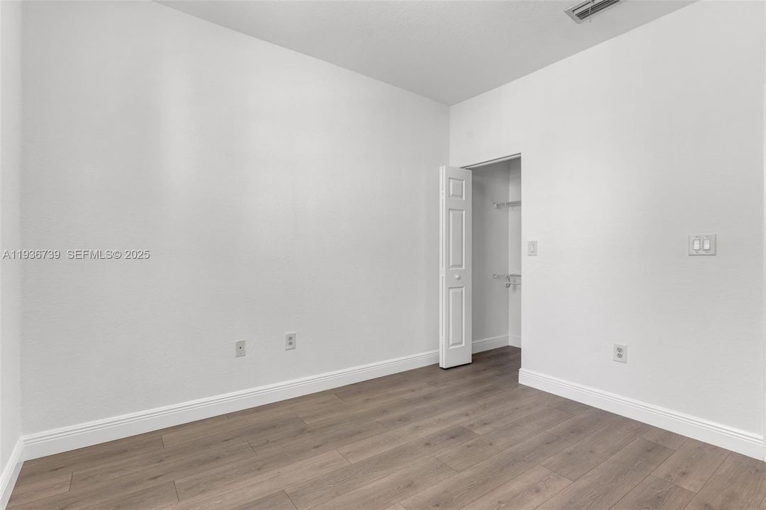 出租: $3,595 (3 贝兹, 2 浴室, 1838 平方英尺)