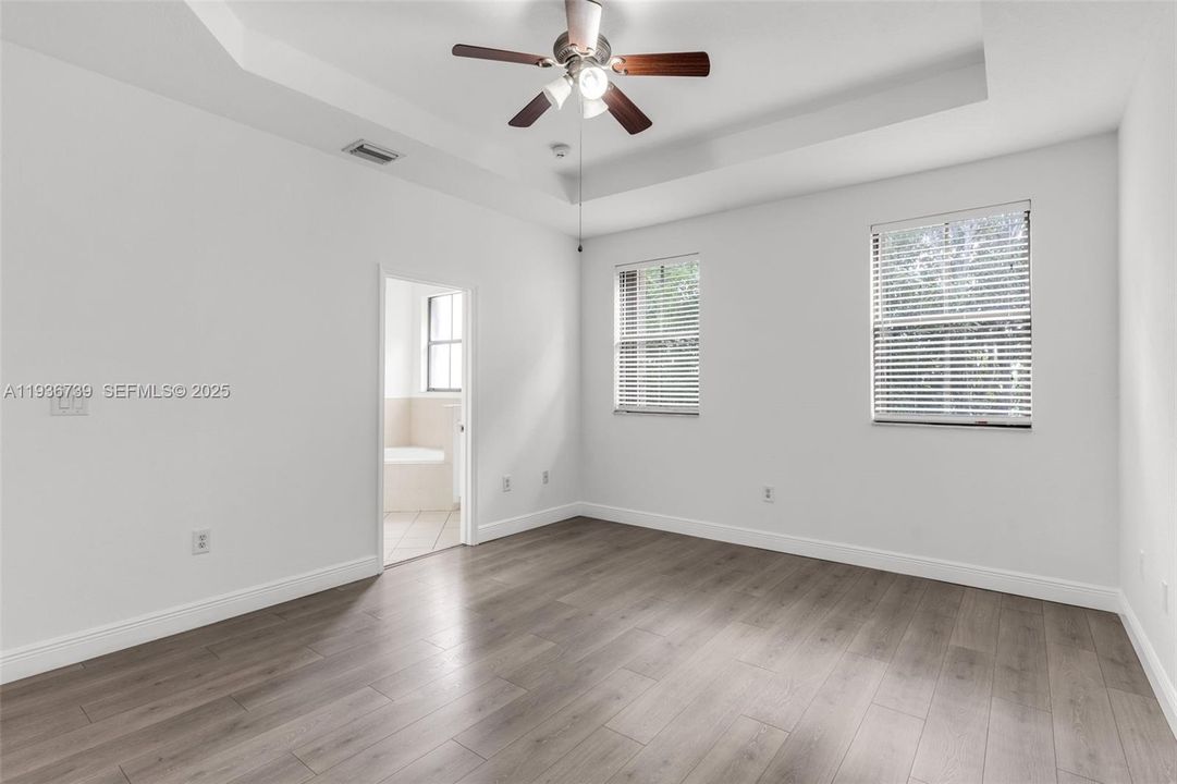 出租: $3,595 (3 贝兹, 2 浴室, 1838 平方英尺)