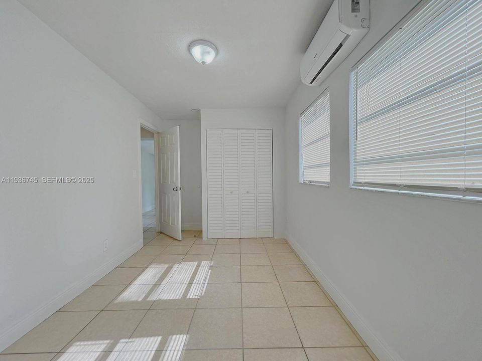 В аренду: $1,450 (1 спален, 1 ванн, 1835 Квадратных фут)