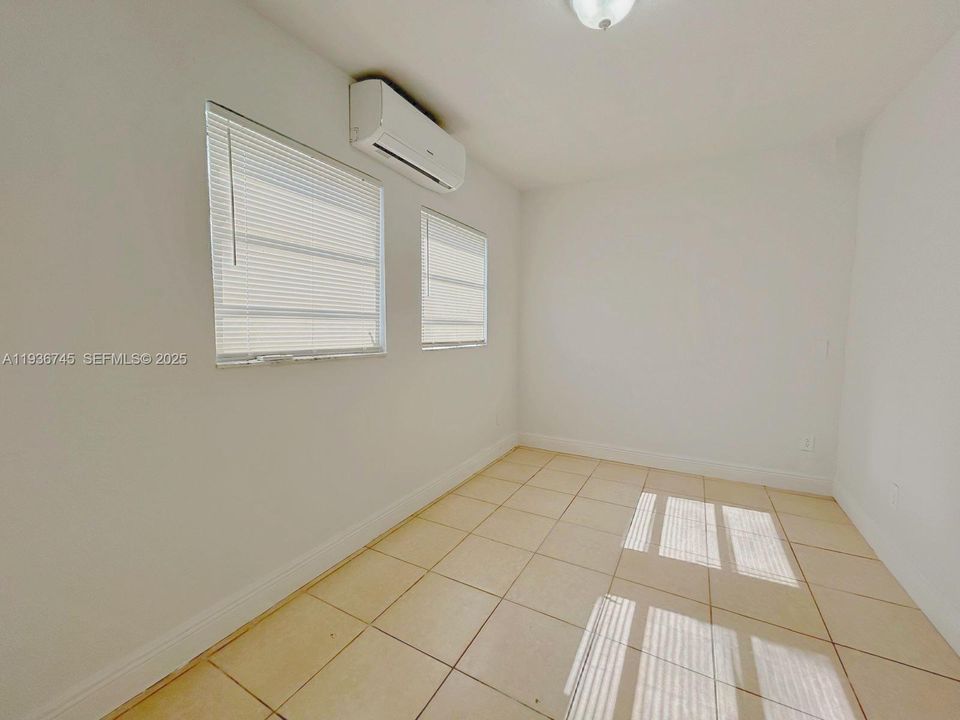 В аренду: $1,450 (1 спален, 1 ванн, 1835 Квадратных фут)