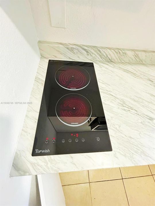 В аренду: $1,450 (1 спален, 1 ванн, 1835 Квадратных фут)