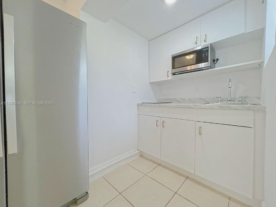 В аренду: $1,450 (1 спален, 1 ванн, 1835 Квадратных фут)