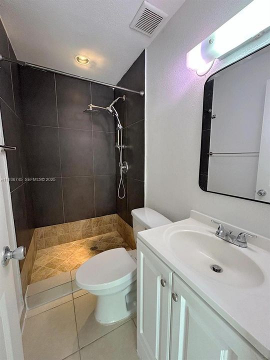 В аренду: $1,450 (1 спален, 1 ванн, 1835 Квадратных фут)