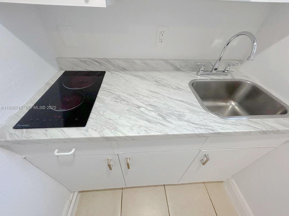 В аренду: $1,450 (1 спален, 1 ванн, 1835 Квадратных фут)