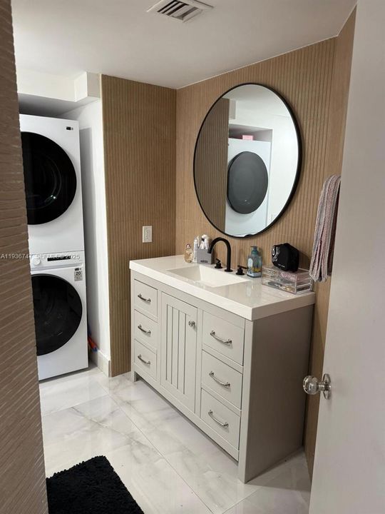 En Venta: $580,000 (2 camas, 2 baños, 1300 Pies cuadrados)