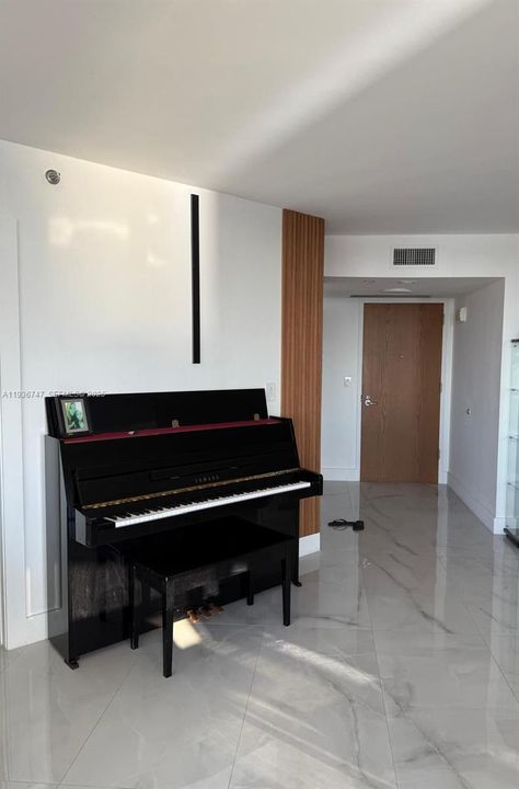 En Venta: $580,000 (2 camas, 2 baños, 1300 Pies cuadrados)