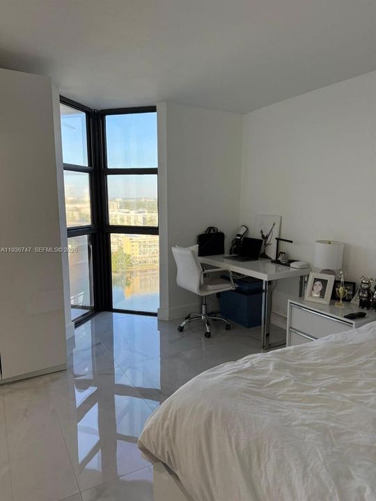 En Venta: $580,000 (2 camas, 2 baños, 1300 Pies cuadrados)