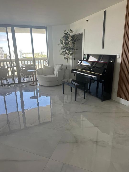 En Venta: $580,000 (2 camas, 2 baños, 1300 Pies cuadrados)