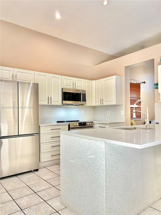 For Sale: $570,000 (4 beds, 3 baths, 2048 Square Feet)