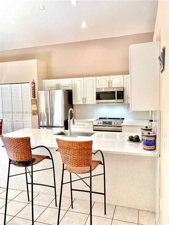 For Sale: $570,000 (4 beds, 3 baths, 2048 Square Feet)