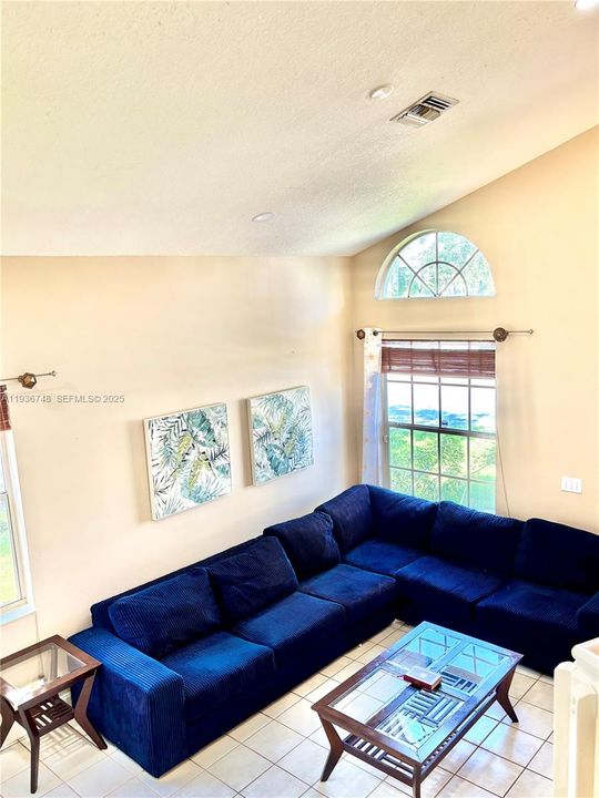 For Sale: $570,000 (4 beds, 3 baths, 2048 Square Feet)