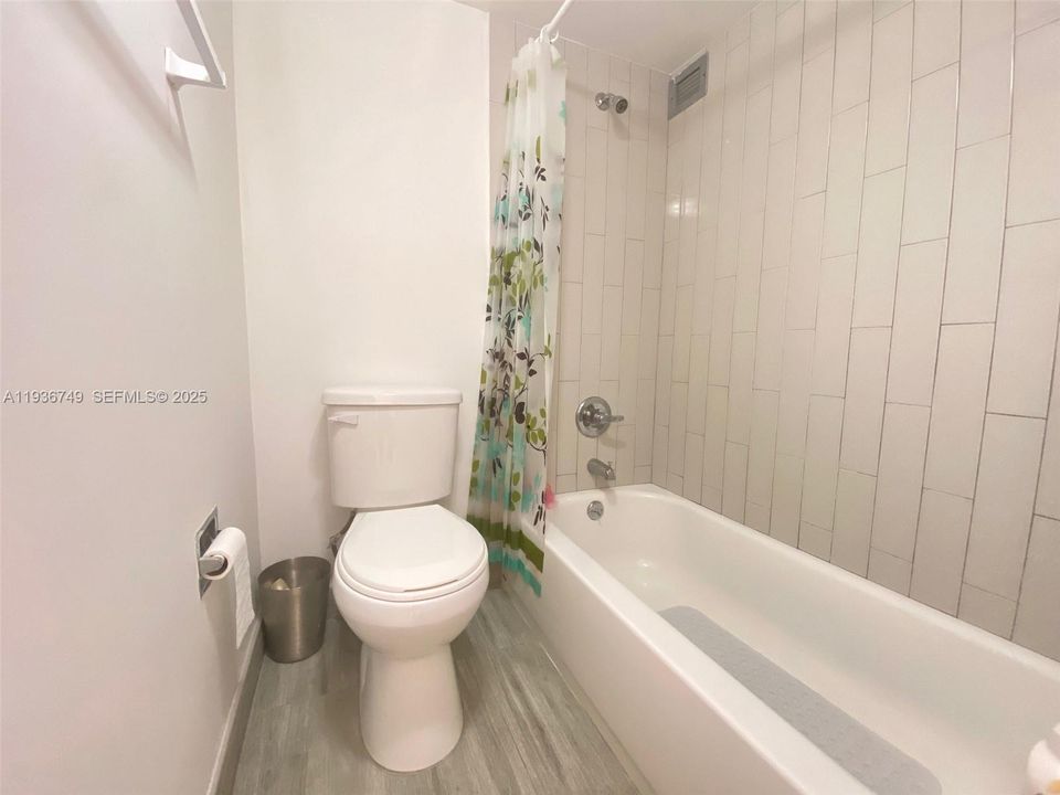 出租: $1,850 (1 贝兹, 1 浴室, 767 平方英尺)