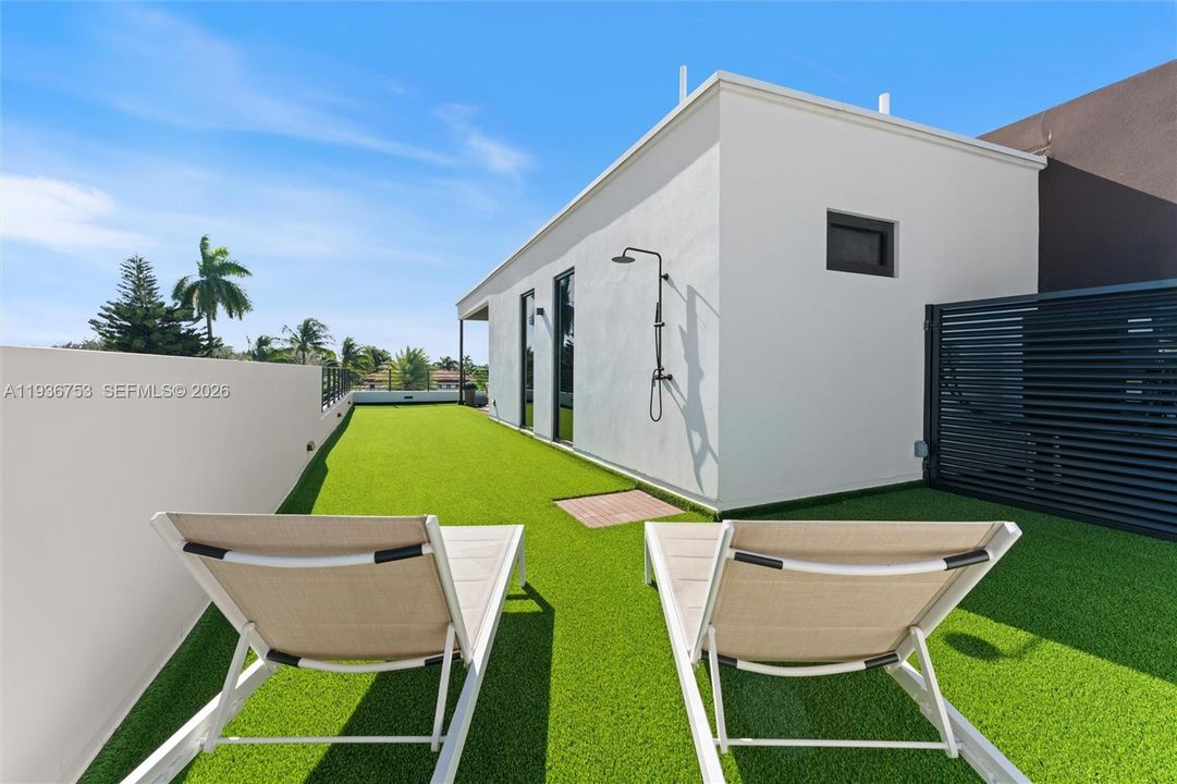 En Venta: $1,885,000 (4 camas, 4 baños, 2557 Pies cuadrados)