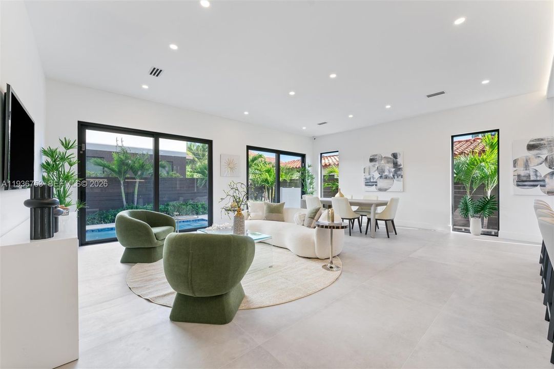 En Venta: $1,885,000 (4 camas, 4 baños, 2557 Pies cuadrados)