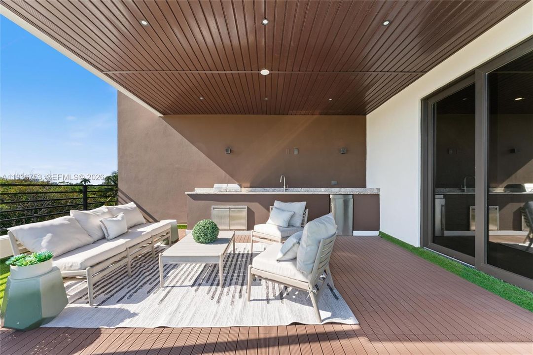 En Venta: $1,885,000 (4 camas, 4 baños, 2557 Pies cuadrados)