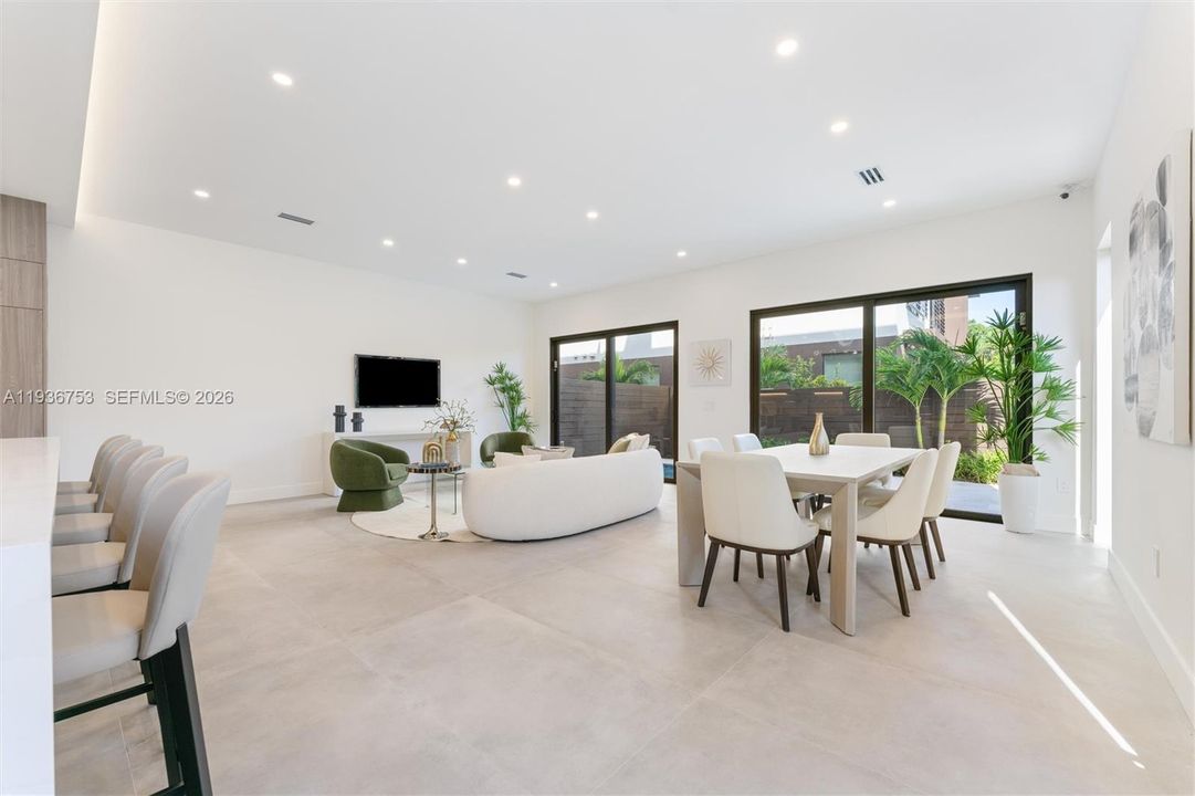 En Venta: $1,885,000 (4 camas, 4 baños, 2557 Pies cuadrados)