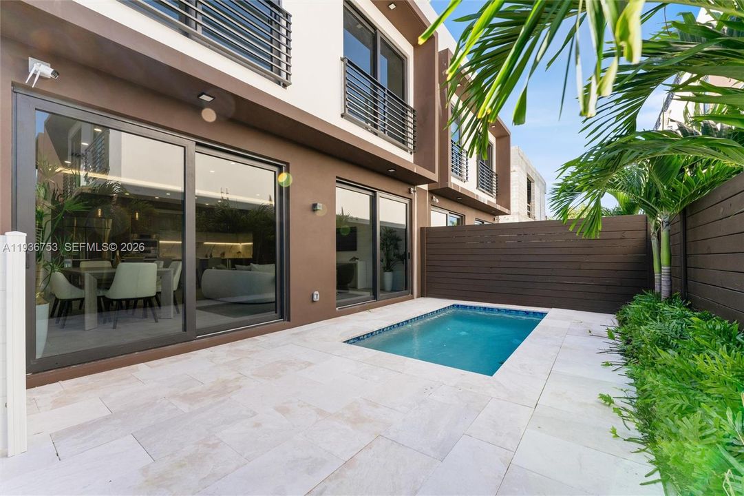 En Venta: $1,885,000 (4 camas, 4 baños, 2557 Pies cuadrados)