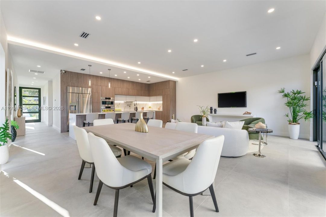 En Venta: $1,885,000 (4 camas, 4 baños, 2557 Pies cuadrados)