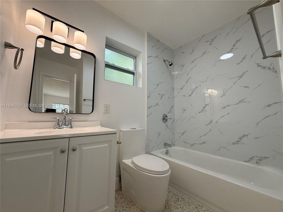 В аренду: $1,250 (0 спален, 1 ванн, 2015 Квадратных фут)