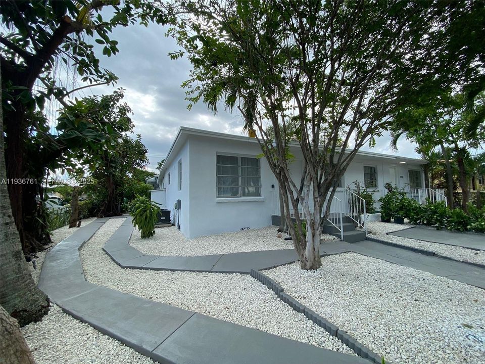 В аренду: $2,600 (2 спален, 1 ванн, 1900 Квадратных фут)