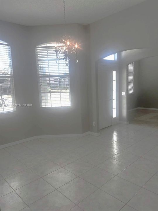 Recientemente alquilado: $2,850 (4 camas, 3 baños, 2264 Pies cuadrados)