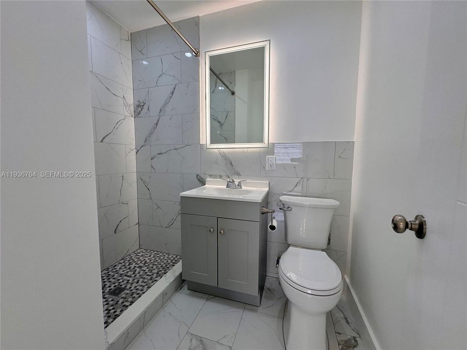 В аренду: $1,650 (0 спален, 1 ванн, 2390 Квадратных фут)