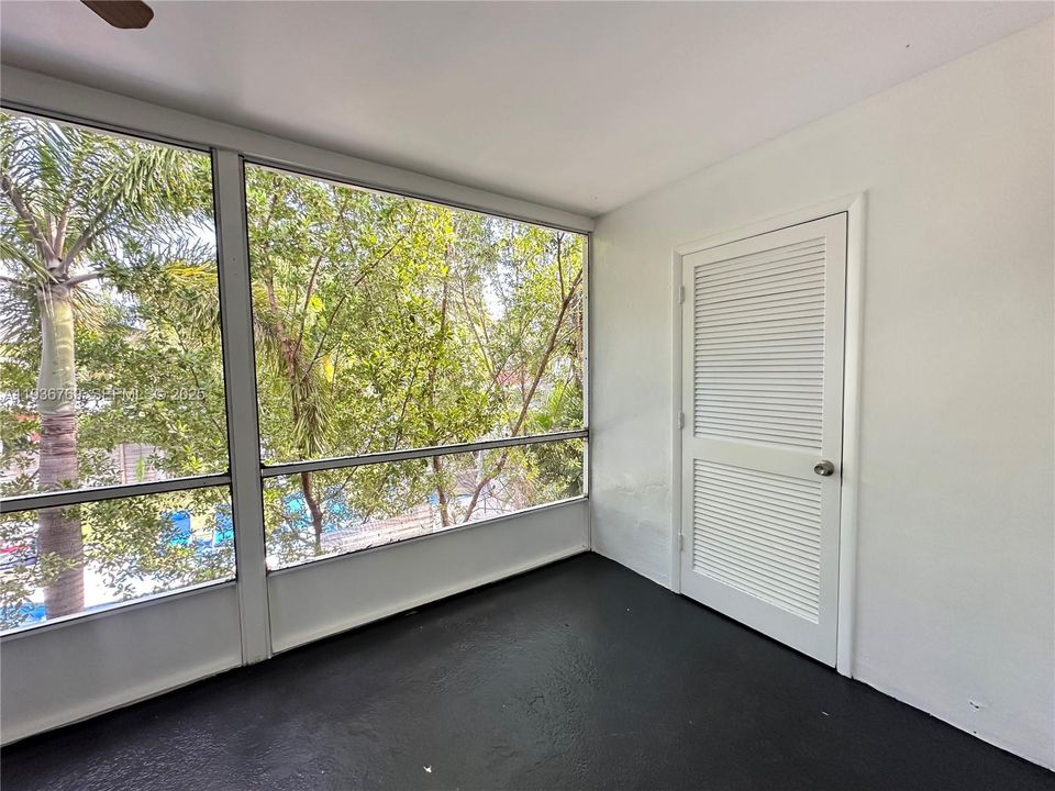 出租: $1,995 (1 贝兹, 1 浴室, 925 平方英尺)